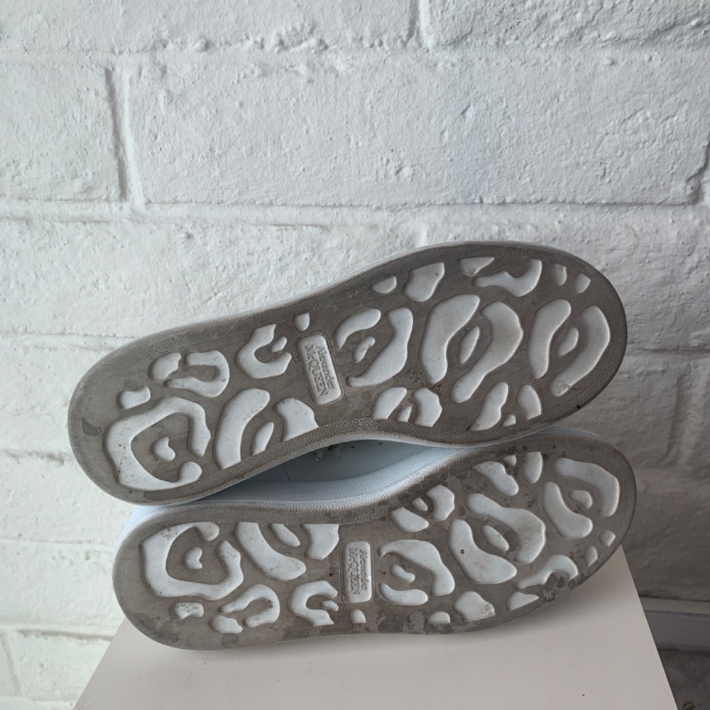 Sneakers - Picture 5 of 7